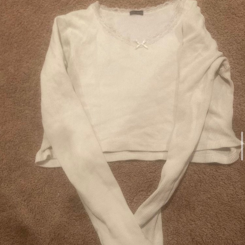 Brandy Melville Sonia lace crop top